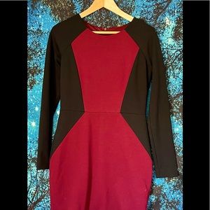Banana Republic Size 4 Bodycon Maroon & Black Long-Sleeved Dress